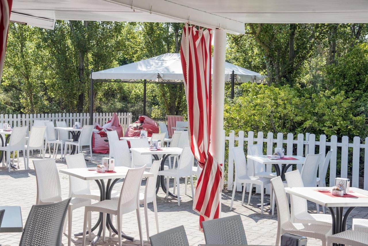 Adriacamp Mobile Homes Rosepineta Розапинета Экстерьер фото
